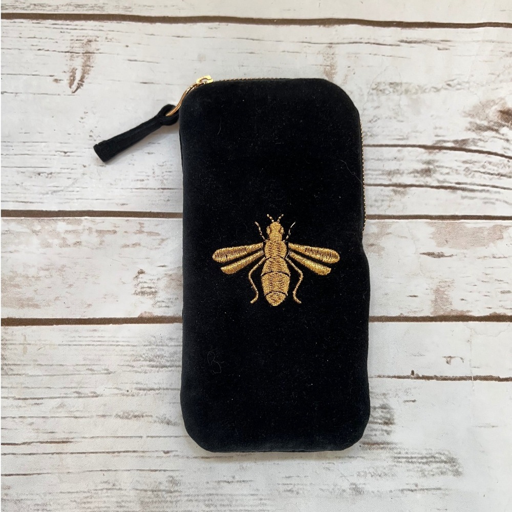 Elizabeth Scarlet Pouch Black Gold Embroidered Honeybee Velvet Small OS